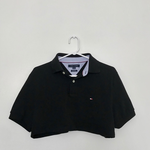 SOLD: CROPPED TOMMY HILFIGER BLACK POLO. - Picture 5 of 5